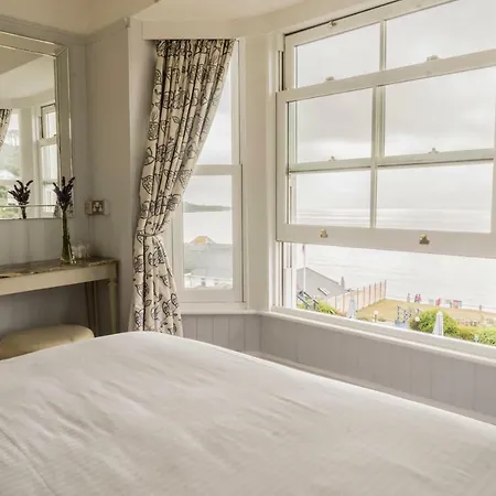 Hotel The Bay 3*
